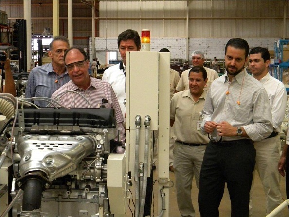 Ministro Bezerra, Alexandre Baldy, Jardel Sebba e Presidente da Mitsubishi acompanhando teste de motores