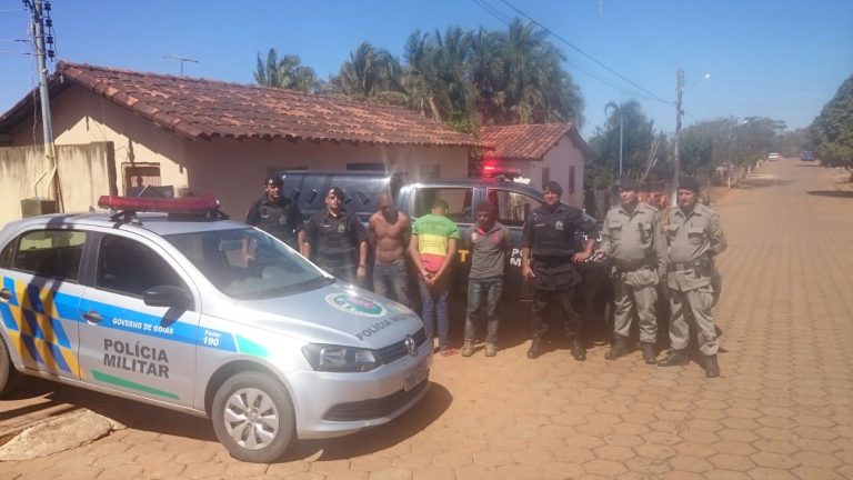NA ROTA DA PM: PM age rápido e prende autores de roubo a caminhonete em Santo Antônio do Rio Verde