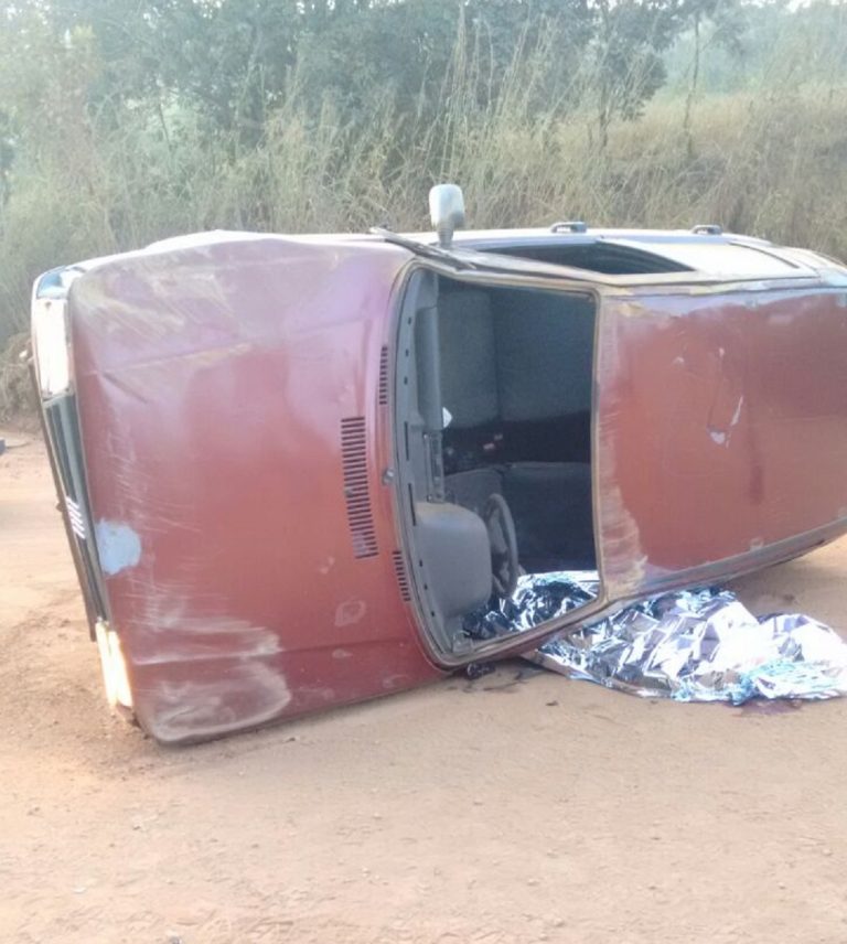 Homem morre após capotar veículo na estrada que leva as comunidades do Paraíso no município de Ouvidor