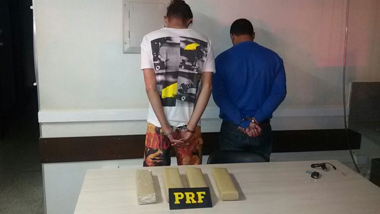 PRF de Catalão prende dois indivíduos com quatro quilos de maconha em trecho da BR 050