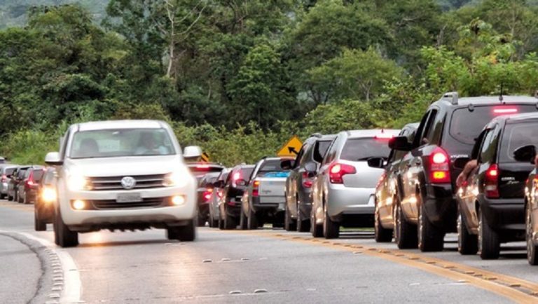 Dentro de 10 dias começa a valer a lei que obriga uso dos faróis baixos nas rodovias de todo o país