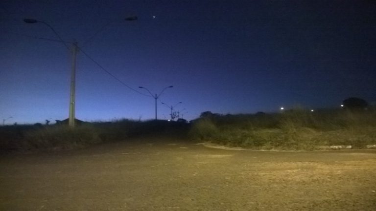 QUERO VER NO BLOG: moradora Residencial Village reclama da falta de iluminação