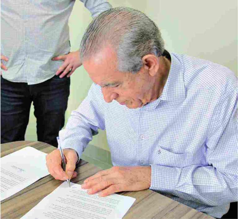 Após 58 anos de vida pública Iris Rezende deixa a política e diz que não concorrerá prefeitura de Goiânia