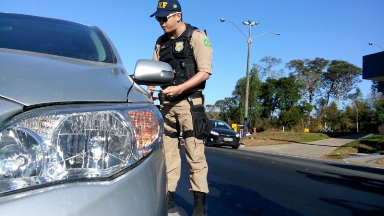Juiz de Goiás solicita suspensão de multas por falta de farol baixo até adequação de vias