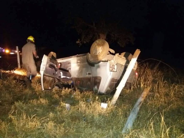 Capotamento na GO 210 entre Goiandira a Catalão deixa jovem de 23 anos ferido