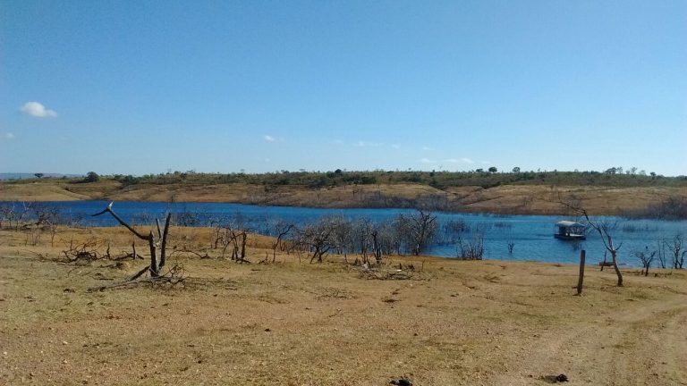 OPORTUNIDADE: vende-se lote na Serra do Facão
