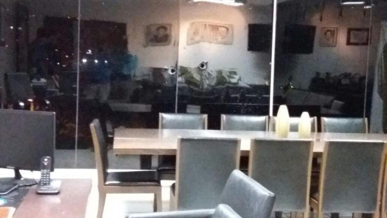 Gabinete do prefeito de Catalão é alvo de atentado a tiros