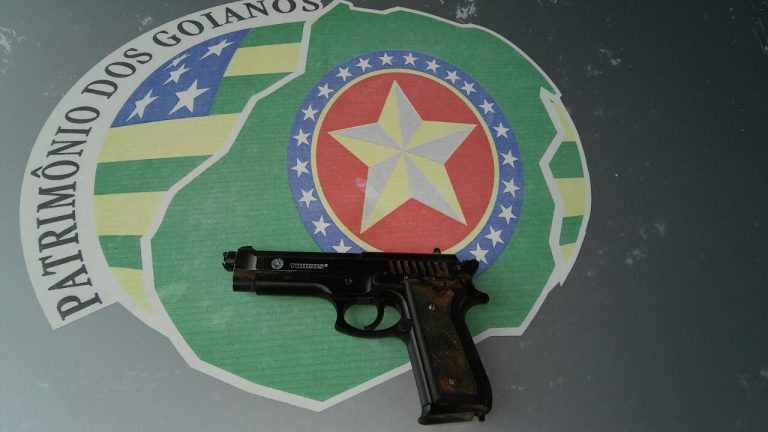 PM de Catalão prende quatro pessoas, um maior e dois menores de idade por roubo de celulares