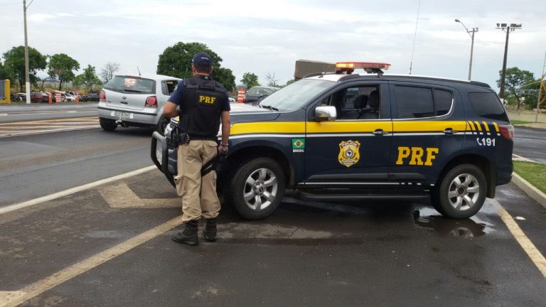 PRF orienta motoristas sobre cuidados com o início do período chuvoso