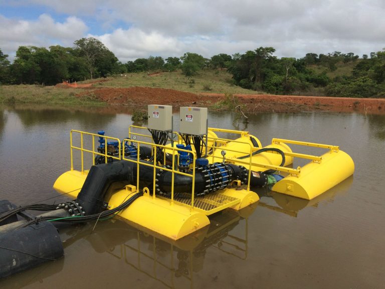 Em acompanhamento de execução de TAC, promotor visita novo reservatório de água de Catalão