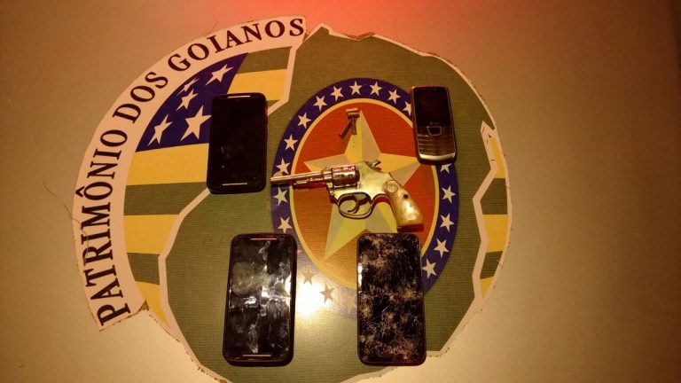 PM de Catalão prende quatro pessoas por roubo a celulares