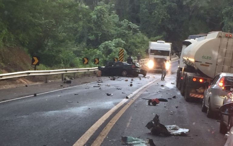 Acidente na BR 050 Catalão e Araguari mata duas pessoas e deixa criança ferida