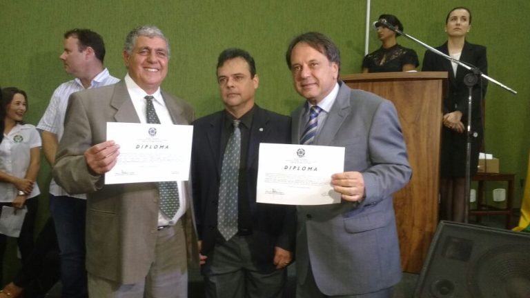 Prefeito, vice e os 17 vereadores eleitos em Catalão foram diplomados pela Justiça Eleitoral