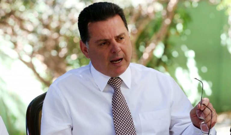 Governo exonera todos os comissionados