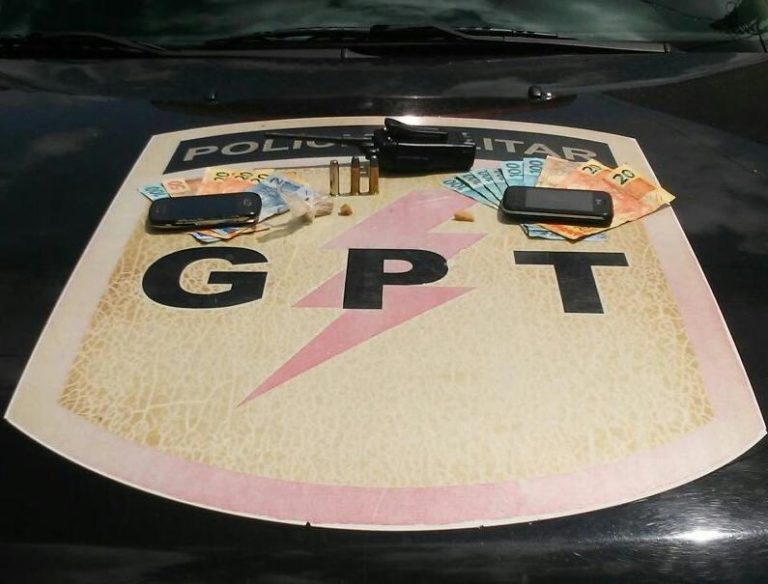 PM de Catalão prende traficante atuando em plena luz do dia