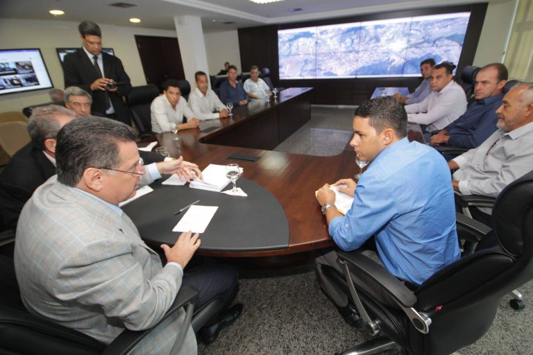 Prefeito de Três Ranchos, Hugo Deleon (PSDB), cumpriu agenda com o governador Marconi Perillo