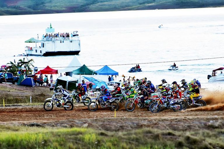 CarnaCross em Três Ranchos foi marcado pela abertura do Campeonato Goiano de Motocross