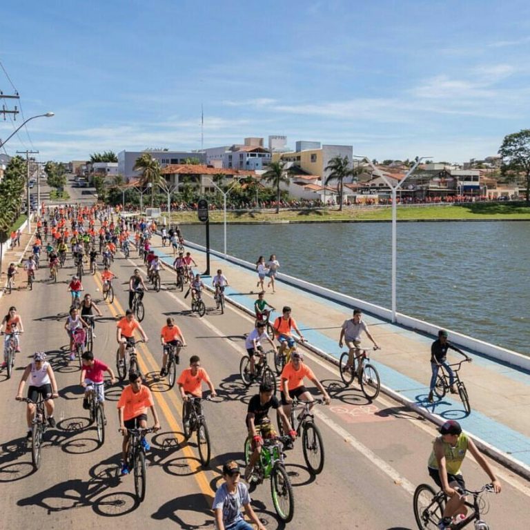 Polícia Militar de Catalão realiza a primeira pedalada “Mão no Guidão” no combate as drogas e a violência
