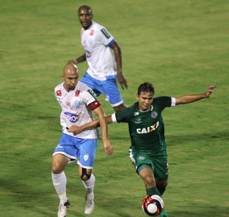 Crac concede virada ao Goiás e perde mais uma no Campeonato Goiano