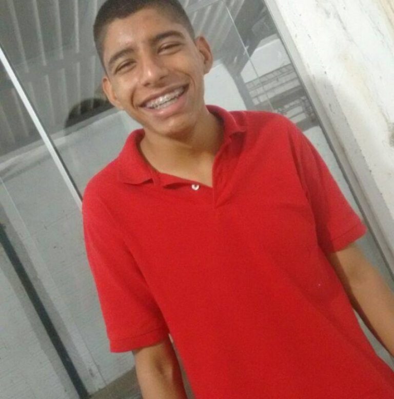 CRIME QUE ABALOU GOIÂNIA: estudante de 16 anos de idade foi morto a tiros por PMs ao lado do pai, que também foi baleado