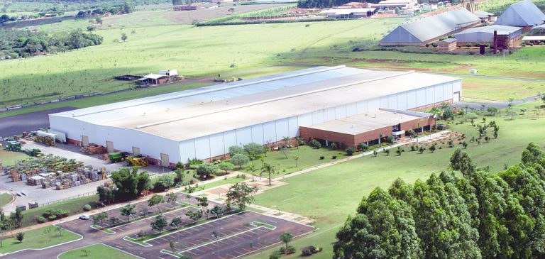 John Deere em Catalão desliga funcionários na manhã desta segunda-feira (17)