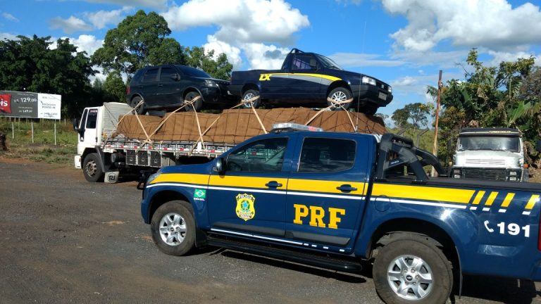 Caminhão é preso pela PRF por excesso de peso e um dos veículos estava sob suspeita de numeração de chassi e motor adulterados