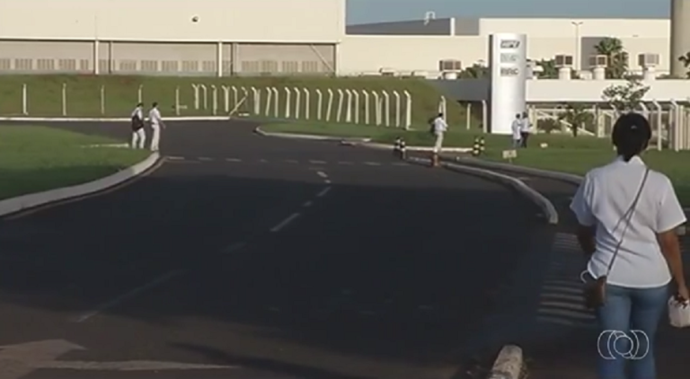61 funcionários foram demitidos da fábrica da Mitsubishi em Catalão