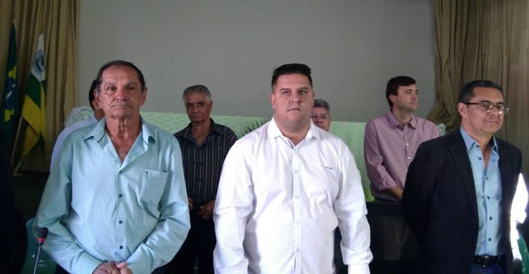 Prefeito e ex-prefeito de Anhanguera são homenageados em encontro do PMDB