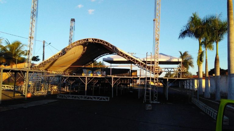Quase tudo pronto para o Arraiá do Lago Azul em Três Ranchos