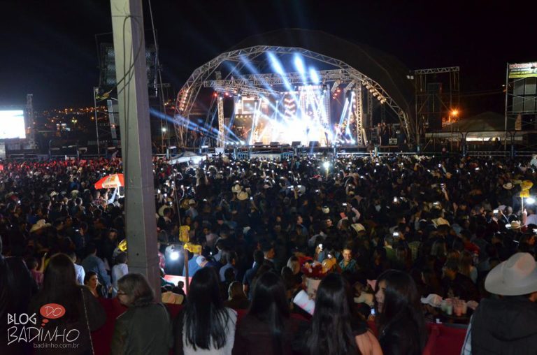 Mais de 12 mil pessoas assistem show de Maiara e Maraisa na Expo Catalão