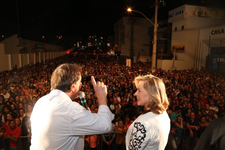 Centro de Convivência da 3ª Idade João Fayad é inaugurado com show de Di Paulo e Paulino