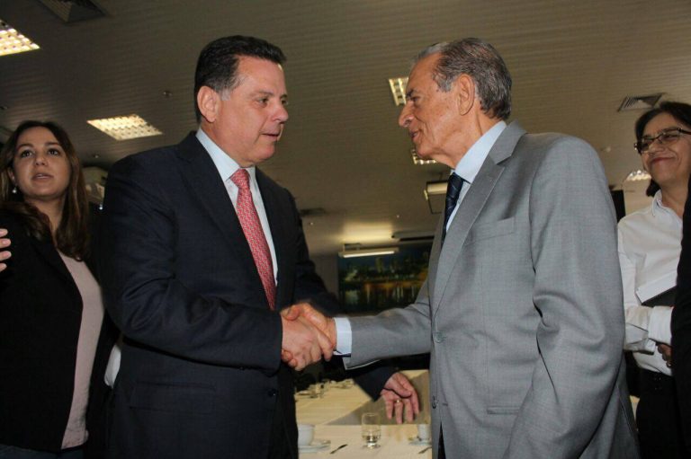 Marconi e Iris celebram parceria para realização de obras em Goiânia