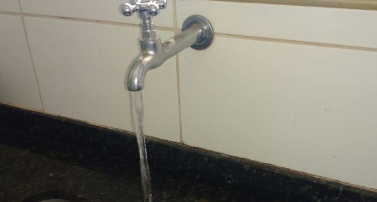 Sobre a falta de água, em nota SAE afirma que uma pane no sistema elétrico da central de captação provocou o problema e que abastecimento será normalizado em três dias