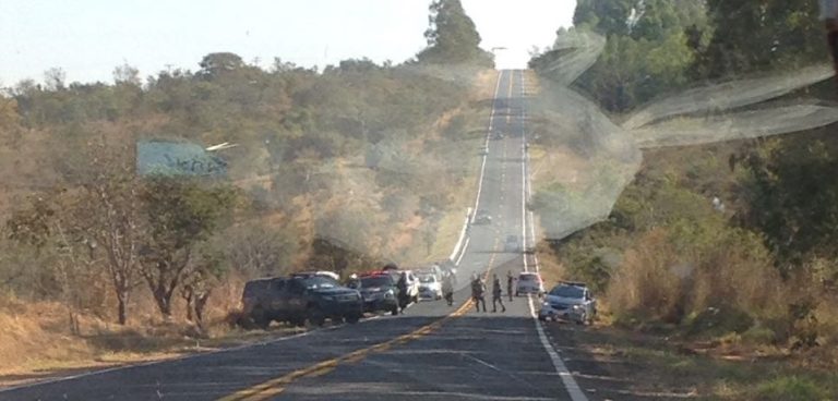 Confronto entre bandidos e policiais próximo de Ouvidor deixa feridos