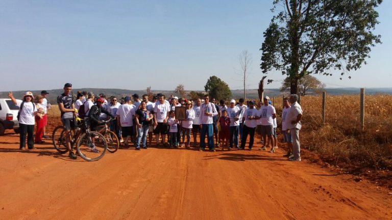 Realizada a 2ª Caminhado do Divino em louvor a Nossa Senhora da Abadia na comunidade Mumbuca, município de Três Ranchos