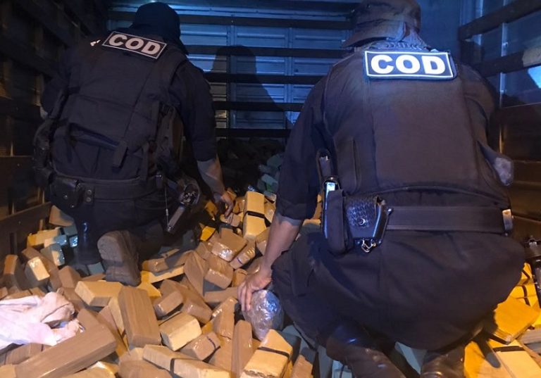 Operação Integrada da PM GO (CPR, COD, PM/2), PC GO (DENARC), PCPR (DENARC Maringá) garante apreensão de aproximadamente 3 mil kg de maconha e dois morrem em confronto