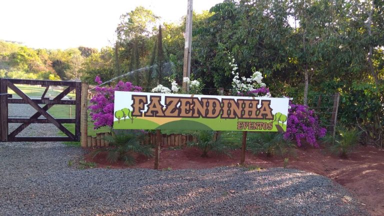 Lugar bom para as famílias é no Fazendinha Comida Típica