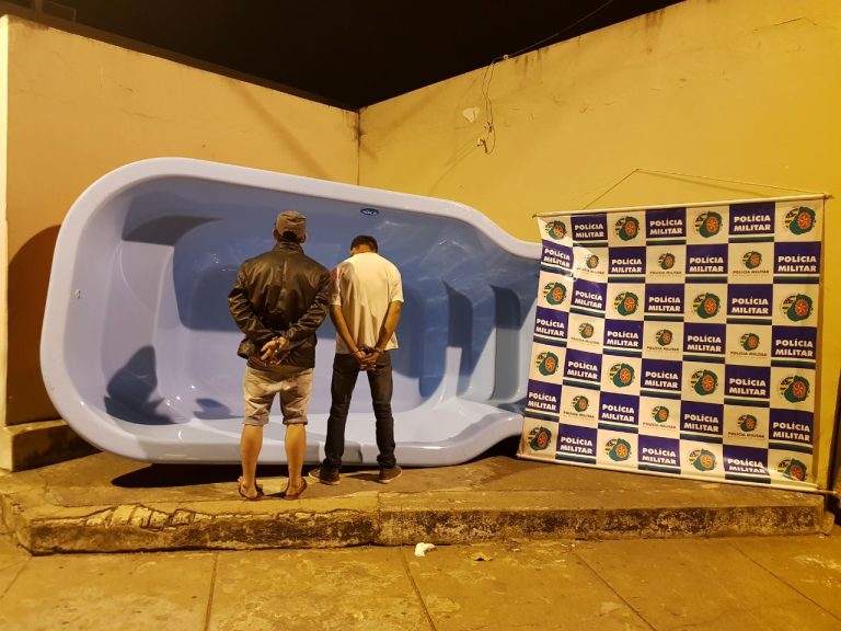 Um menor apreendido com arma de fogo e dois homens presos por furtar piscina