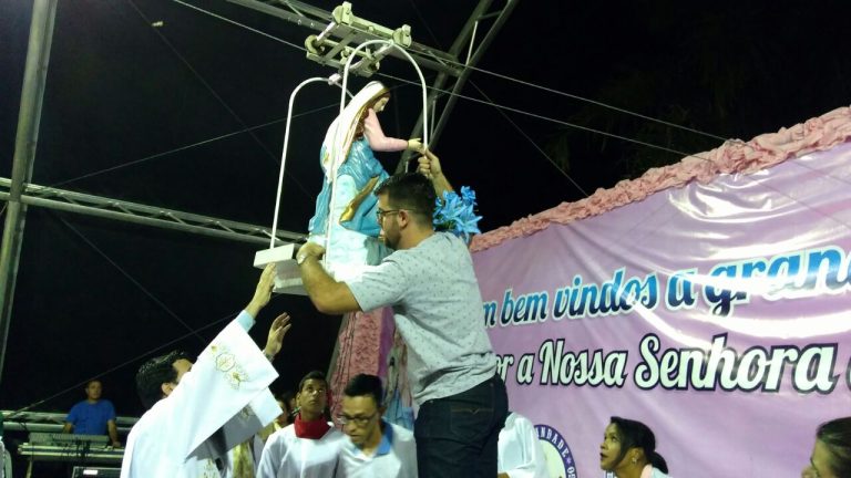 Missa de abertura da Festa em Louvor a Nossa Senhora do Rosário com acolhida da imagem emocionou fiéis