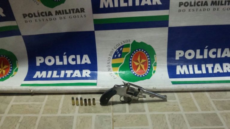 Jovem de 20 é detido pela PM com arma de fogo