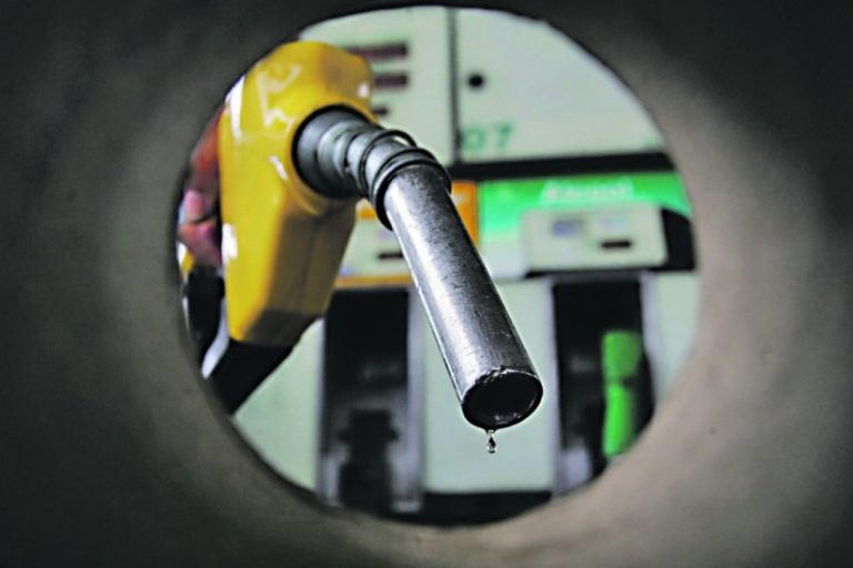 Petrobras aumenta preço da gasolina nas refinarias em 0,8% a partir de hoje