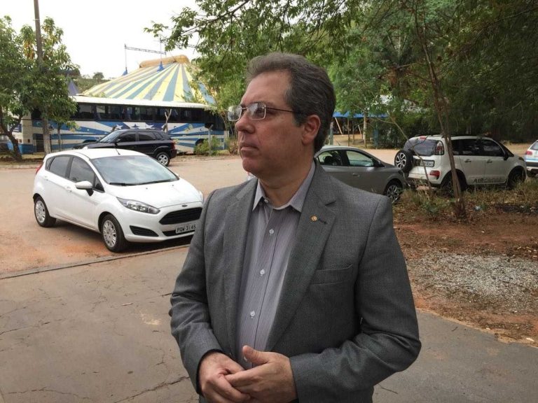 Promotor pede internação provisória de adolescente após atentado em escola