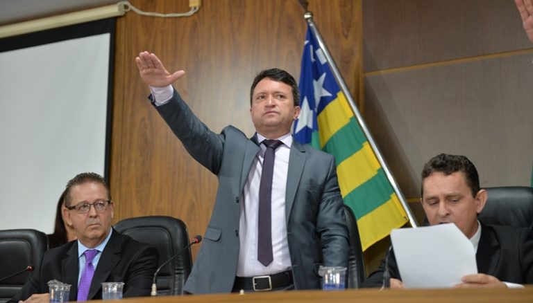 Prefeito de Caldas Novas, Evandro Magal (PP) e seu vice, conseguem retornar aos cargos com liminar de ministro do TSE