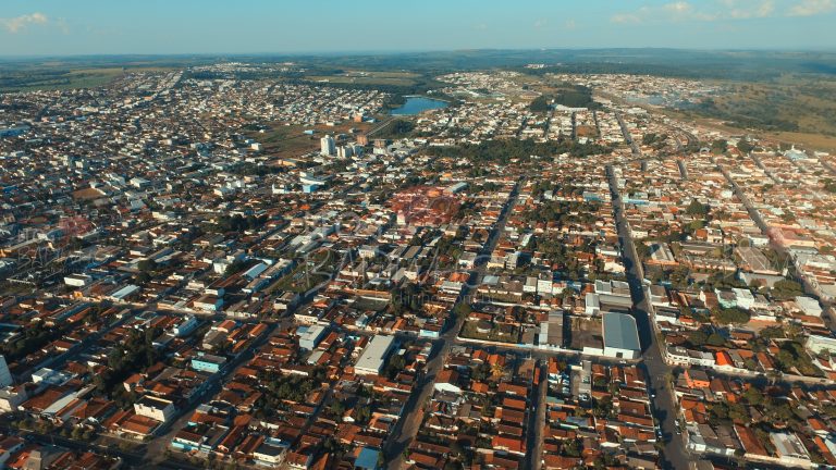 Cidade de Catalão sofre com constantes quedas de energia, em nota Celg afirmou que houve desligamento