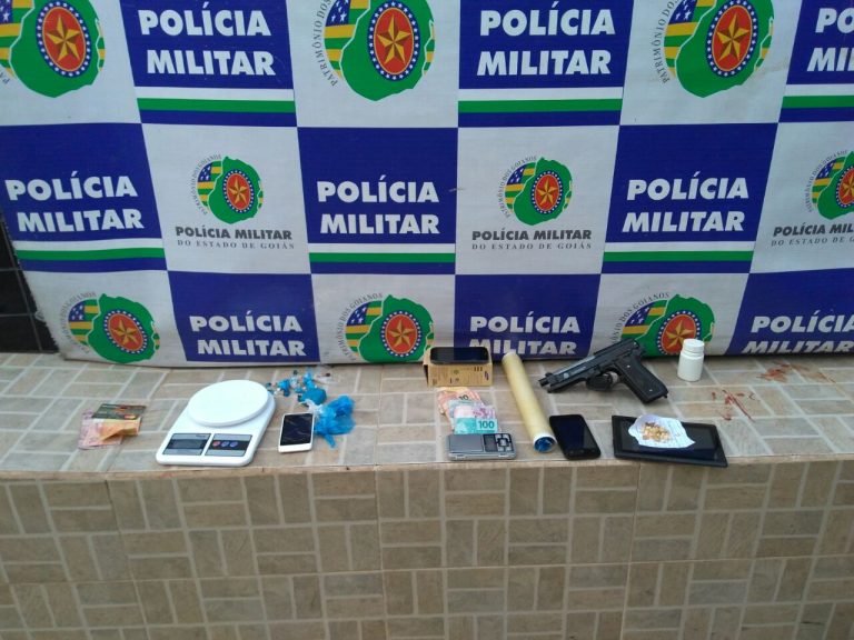 Em Ouvidor três pessoas foram presas e diversos objetos apreendidos