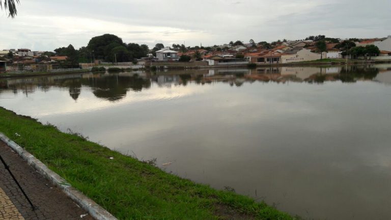 Adolescente de 15 anos se afoga em represa de Catalão e é levado com vida para hospital