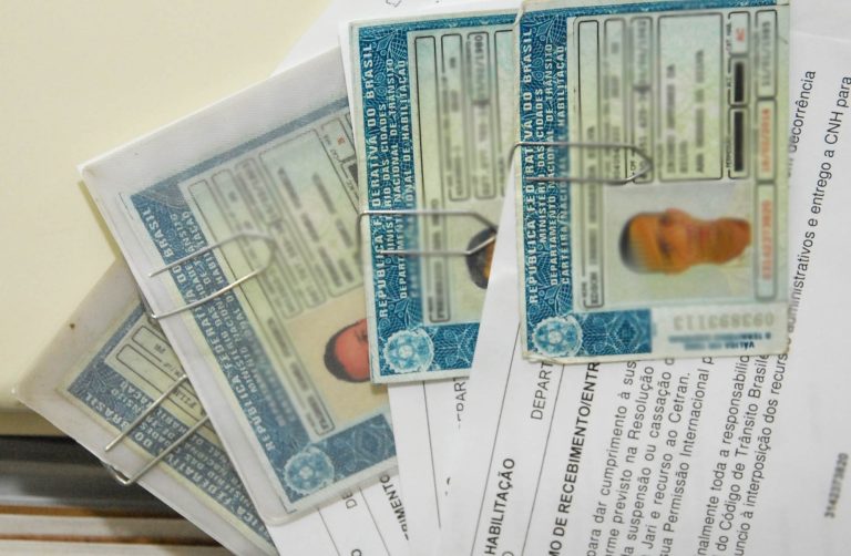 Detran de Goiás notifica mais de 900 motoristas para suspensão de CNH