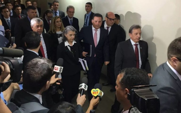 Em Goiás, Cármen Lúcia cria cadastro e mutirão, mas cancela visita a presídio
