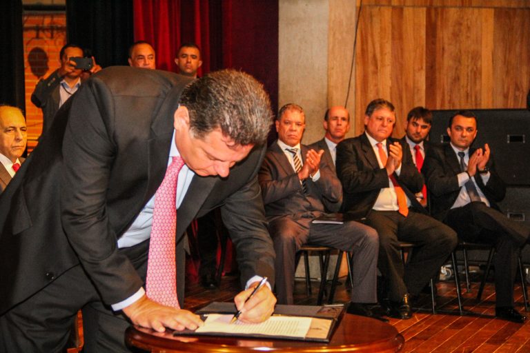 Governador Marconi Perillo (PSDB) empossou novos auxiliares na manhã desta quinta-feira (01)