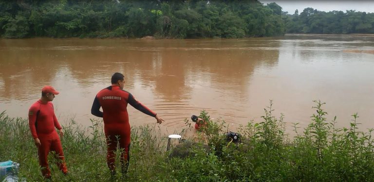 NOTA OFICIAL: CORPO DE BOMBEIROS EMITEM NOTA SOBRE RESGATES DOS CORPOS DE CASAL NO RIO CORUMBÁ EM IPAMERI